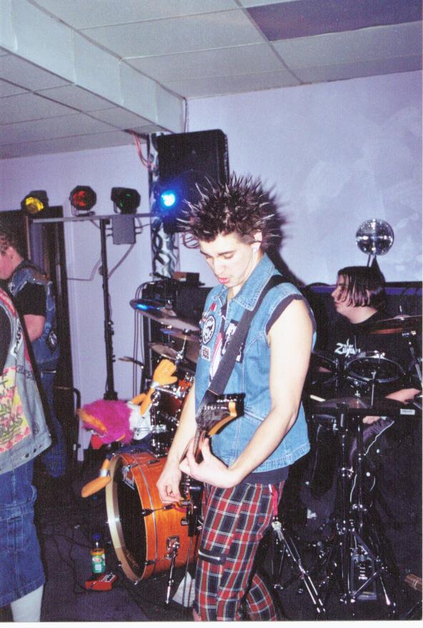 domguitar1.jpg